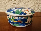 CASETA DIN PORTELAN- DECOR FLORI SI PASARI D10CM