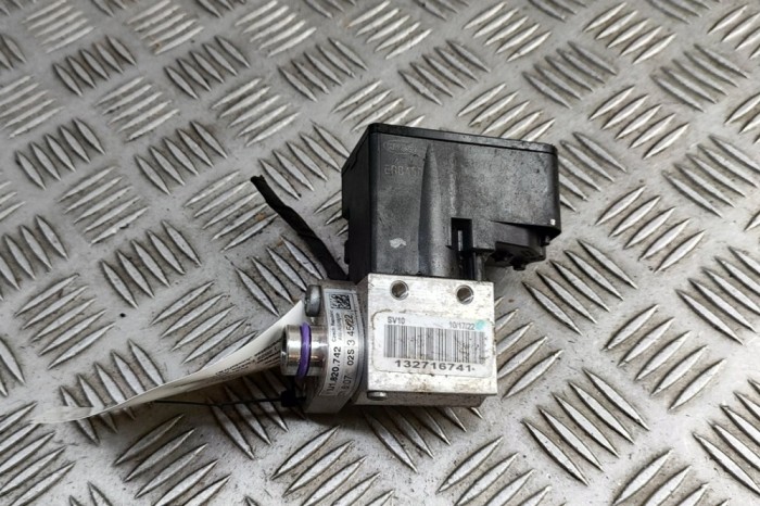 Supapa de expansiune aer condiționat PORSCHE Taycan 2022 OEM: 4M0816702A | 31860557