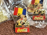 Insigna (colectie-Coca Cola) fotbal ROMANIA la Campionatul Mondial SUA`94