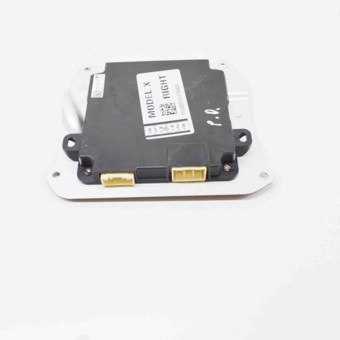 Modul de control ușă dreapta față TESLA MODEL X 2020 OEM: 1050183-00-F,1048860-00-B 21027829
