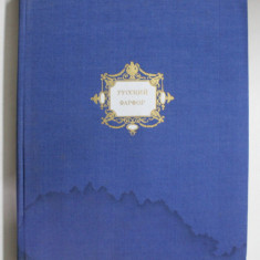 RUSSIAN PORCELAIN - THE ART OF THE FIRST RUSSIAN PORCELAIN WORKS , EDITIE IN RUSA , ENGLEZA , GERMANA , FRANCEZA , 1968 , PREZINTA HALOURI DE APA *