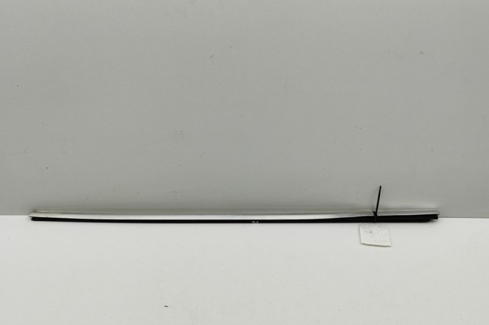 Chedar geam ușă dreapta spate BMW 7 E38 1996 OEM: 2421524,8204232 | 31964301