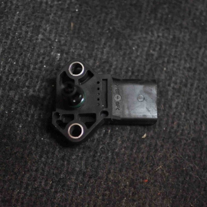 Senzor MAP VW PASSAT B5 3B3 2003 OEM: 038906051C,0281002401 1457390