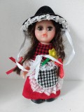 Papusa vintage imbracata in costum popular national din Tara Galilor, Vintage Welsh Traditional Dress. Anwen. Wales Souvenir.