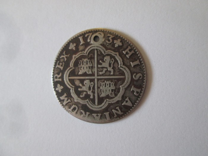 Rară! Spania 2 Reales 1723 Sevilla argint primul tip Felipe V,monedă găurită