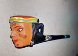 F858-I- Pipa ceramica cu cap si model de Indian America stare foarte buna.