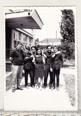 bnk foto Ploiesti - Elevi la Scoala nr 7 Nucilor anii `70 foto