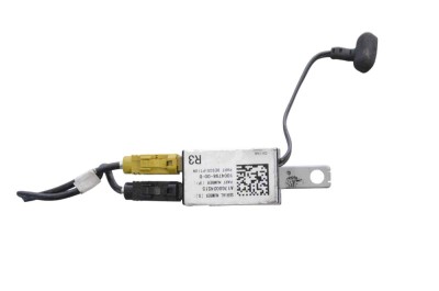 Amplificator de antena TESLA MODEL S 2016 OEM: 1004798-00-D foto