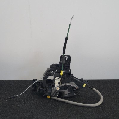 &amp;Icirc;ncuietoare ușă st&amp;acirc;nga față MERCEDES-BENZ C W205 2016 OEM: A0997202100A0997202100 2331670 foto