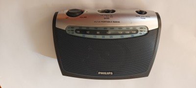 RADIO PHILIPS AE2160 , FUNCTIONEAZA DOAR PE FM . foto