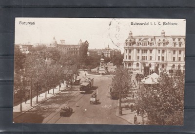 BUCURESTI MONUMENTUL I.C. BRATIANU TRAMVAI AUTOTURISM EPOCA TRASURI foto