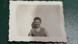 M5 C24 - FOTO - FOTOGRAFIE FOARTE VECHE - tanar vesel - anul 1943