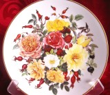 FARFURIE DECORATIVA PORTELAN ENGLEZESC FRANKLIN MINT IN EDITIE LIMITATA DECOR TRANDAFIRI GOLDEN AURA