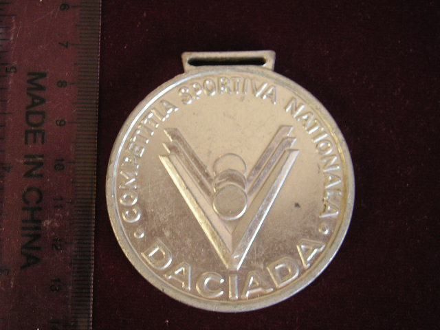 QW1 195 - Medalie - tematica sport - comunism - Concursul sportiv Daciada