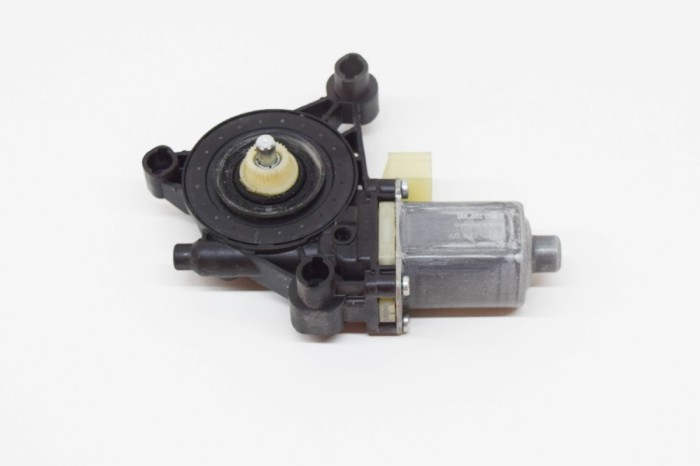 Motor macara geam ușă dreapta față SKODA KAROQ NU7 2019 OEM: 0130822716,E850202100,5Q0959802B | 11481372