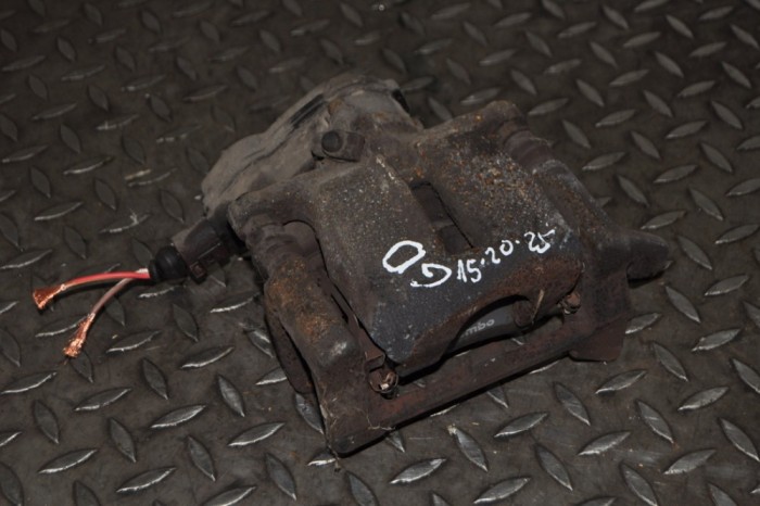 Etrier de fr&acirc;nă dreapta spate AUDI A6 4G2, C7, 4GC 2013 OEM: Sedan | 12095193