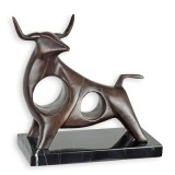 Taur-statueta moderna din bronz cu un soclu din marmura TBE-47