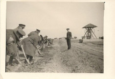 B1404 Militari romani lucru la drum poza veche romaneasca interbelica foto