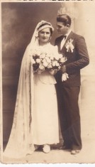 AMS @ - FOTOGRAFIE SALO BRULL CERNAUTI, TINERI CASATORITI PERIOADA INTERBELICA, 1937
