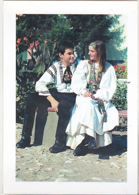bnk cp Sarbatori in Transilvania - Tineri in costum sasesc - necirculata