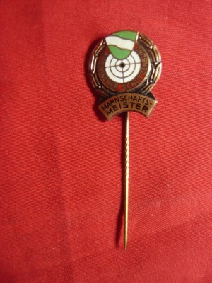 Insigna Sportiva TIR - Maestru - Echipa Rheinlandes Germania ,h=3cm ,metal si em foto