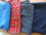 Lot 4 materiale tesaturi textile diferite culori si dimensiuni pentru costume rochii fuste
