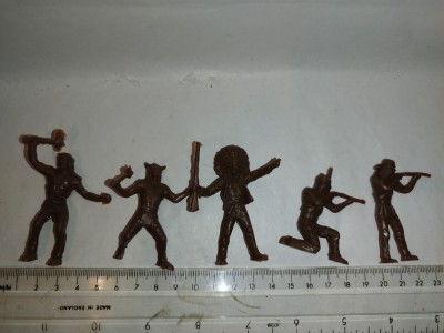 bnk jc Lot 5 figurine neidentificate 54 mm - indieni foto