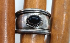inel vintage din argint marcat AG . 925 cu piatra din onix negru marimea 59