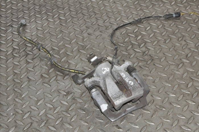 Etrier de fr&acirc;nă dreapta spate MINI COOPER F55 2018 11779204