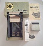 Aparat pentru ascutit lame de ras, fabricat in Elvetia, complet cu accesorii