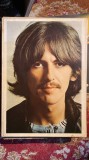 Cumpara ieftin THE BEATLES, GEORGE HARRISON FOTO VECHE,FORMAT MARE PE SUPORT CARTON/29x21cm.