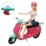 Vespa Jucarie cu Papusa Blonda, Casca si Rucsac Roz, Multicolor, 3+, Plastic/PVC/Textil