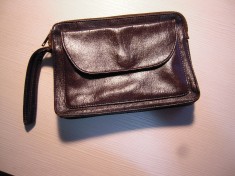 Borseta din piele ecologica cu 2 compartimente cu fermoar cu dimensiunea 14X20 cm