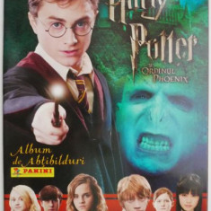 Harry Potter si Ordinul Phoenix. Album de abtibilduri Panini (contine 34 din 276 de abtibilduri)