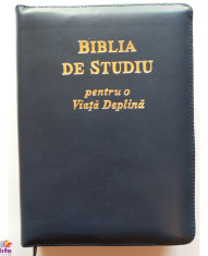 Biblia de studiu pentru o viata deplina, din piele bleumarin foto