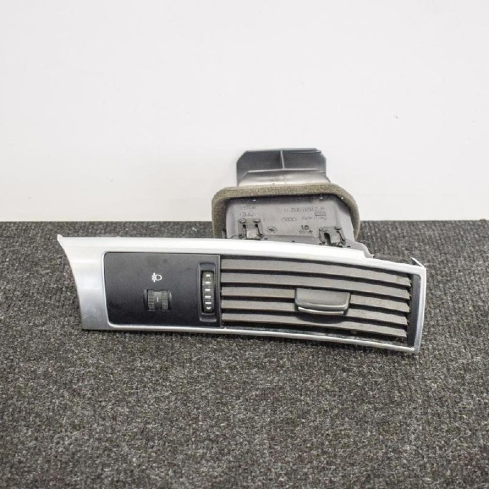 Gura de ventilație planșa de bord AUDI A6 Avant 4F5, C6 2010 OEM: 4F2820902D | 3665154
