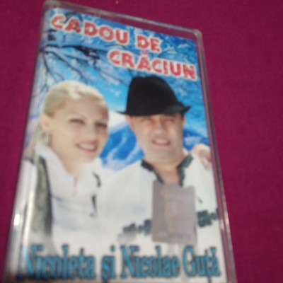CASETA MANELE NICOLETA SI NICOLAE GUTA-CADOU DE CRACIUN RARA!!!!!ORIGINALA foto