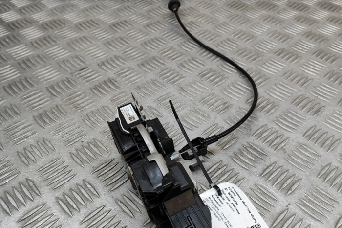&Icirc;ncuietoare ușă dreapta față VOLVO XC40 536 2024 OEM: 31462456,C73367-101 29812890
