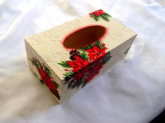 Cutie servetele flori rosii si ramura brad, cutie servetele hartie 39910 foto
