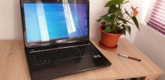 Laptop DELL (17.3&amp;quot;+i7+8 Gb Ram+250 Gb SSD) foto