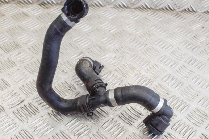 Furtun de lichid de răcire MERCEDES-BENZ GLC X253, C253 2016 OEM: A2535018382 11285485