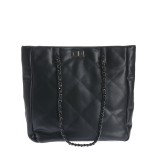 Geanta eleganta neagra matlasata cu manere metalice