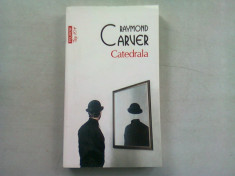 CATEDRALA - RAYMOND CARVER foto