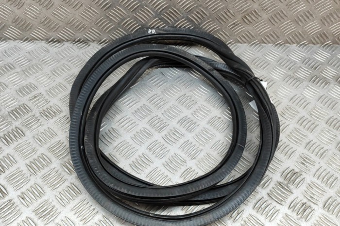 Garnitura ușă dreapta față AUDI A6 4G2, C7, 4GC 2011 OEM: 4G0831721 | 22751042
