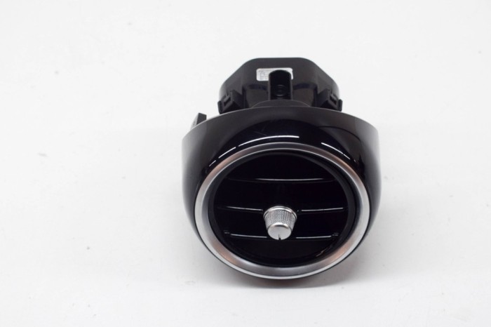 Gura de ventilație planșa de bord MERCEDES-BENZ C W205 2015 OEM: A2058301200 14434794
