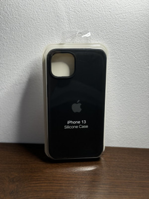 Husa originala cu logo iPhone 13 de silicon cu interior microfibra foto