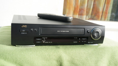 Video recorder VHS JVC model HR-J658 Stereo Hi-Fi foto