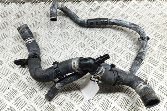 Furtun de lichid de răcire TOYOTA SIENNA _L4_ 2020 OEM: 16057-F0070 27191857