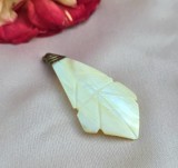 PANDANTIV VINTAGE DIN SIDEF NATURAL IN FORMĂ DE FRUNZĂ STILIZATĂ