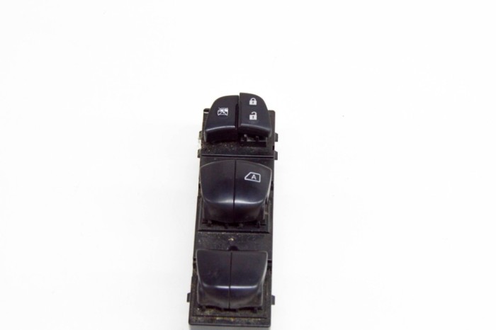 Buton geam ușă dreapta față NISSAN QASHQAI II J11, J11_ 2014 17685859